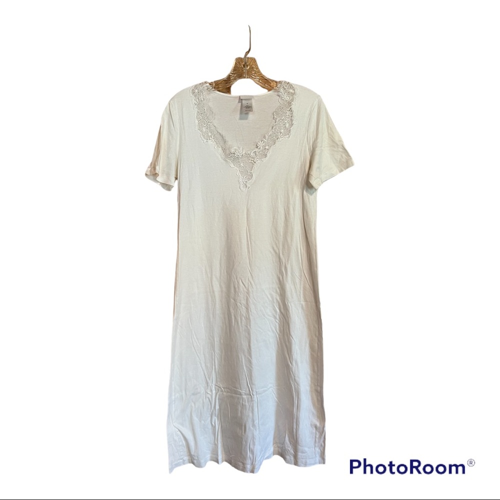 Hanro White Short Sleeve Nightgown with Elegant Lace Size Small